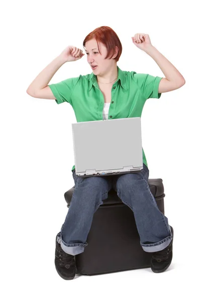 Imagem Adolescente Ruivo Com Laptop Expressando Sensação Vitória — Fotografia de Stock