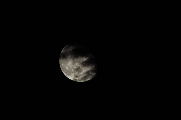 Presque Pleine Lune Sur Ciel Noir Foncé — Photo