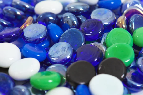 Разбросанные Стеклянные Камни Разных Цветов Фон — стоковое фото