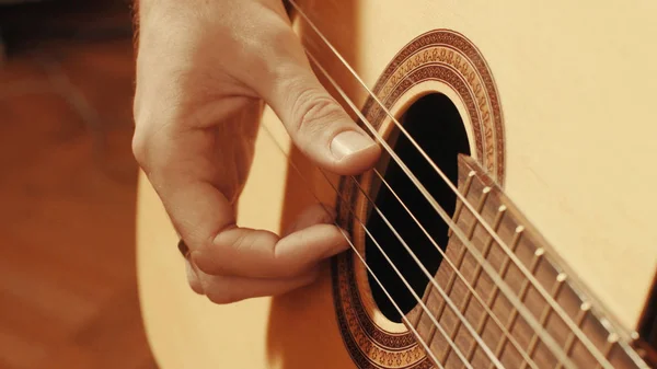 Manos Guitarrista Tocando Una Guitarra Primer Plano —  Fotos de Stock