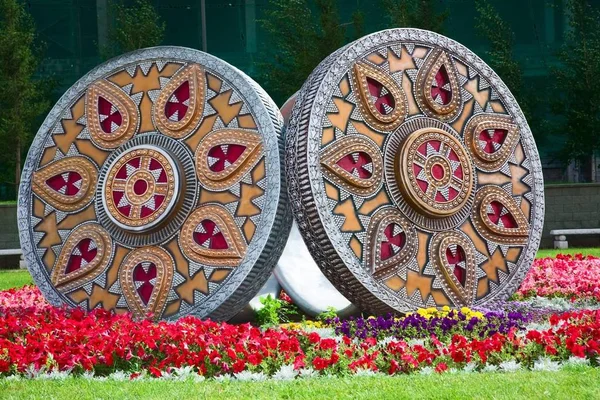 Monumentale Ringe Nationalität Volksornament Astana Kasachstan — Stockfoto