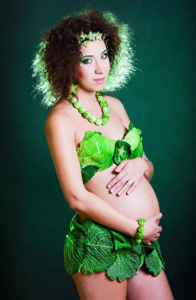 Mooie Zwangere Jonge Vrouw Gekleed Kool — Stockfoto