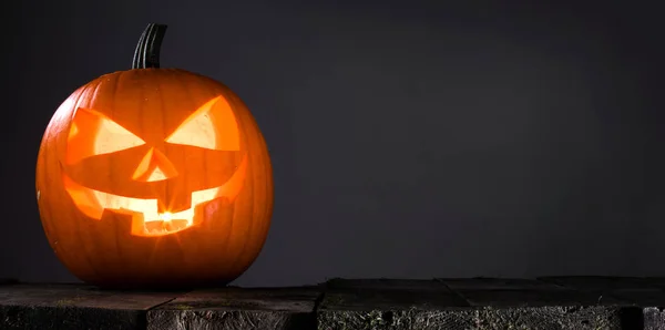 Izzó Halloween Sütőtök Fej Jack Lantern Fából Készült Asztal — Stock Fotó