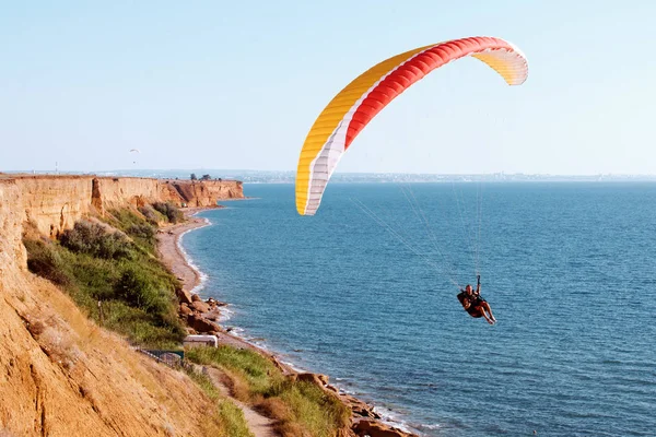 Parapente Volant Dans Ciel Sous Littoral Marin — Photo