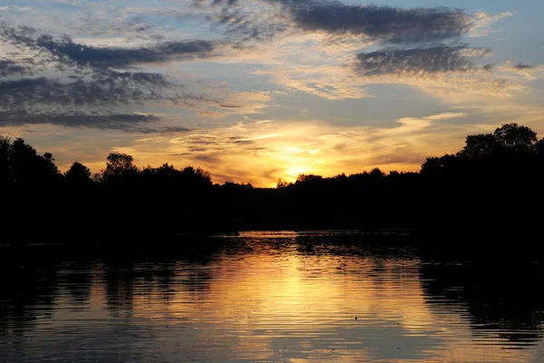 Avond Zonsondergang Gefotografeerd Vanaf Rivieroever Volga — Stockfoto