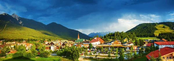 Little Town Mountains Europe Austria Seefeld Alps Dark Blue Sky — Stock Photo, Image