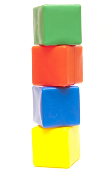 Beyaz Bir Arka Plan Üzerinde Renkli Çocuk Küpleri — Stok fotoğraf
