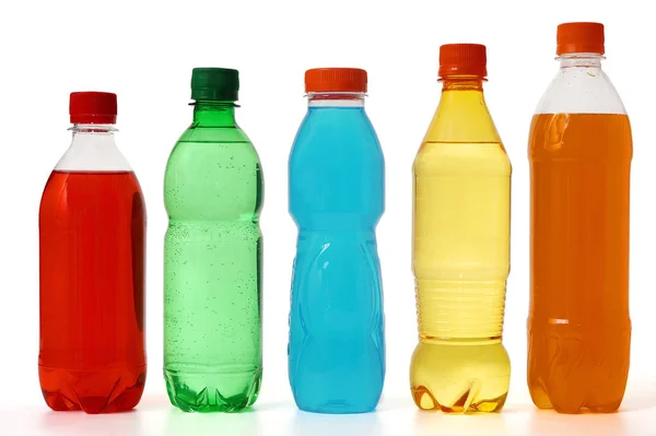 Pięć Kolorowych Butelek Sokiem Sodą — Zdjęcie stockowe