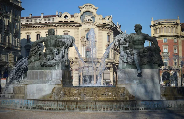 Fuente Estatuas Plaza Solferino Torino Italia Durante Día — Foto de Stock