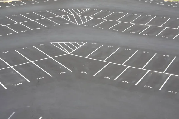 Seção Canto Estacionamento Vazio Onde Linhas Mudam Direção — Fotografia de Stock