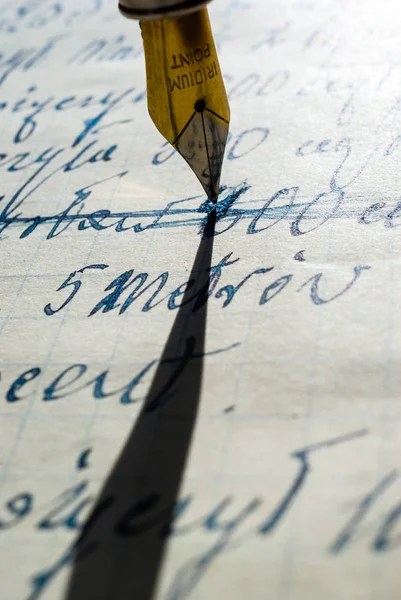 Pluma Oro Estilográfica Aislado Aislado Color Bacground — Foto de Stock