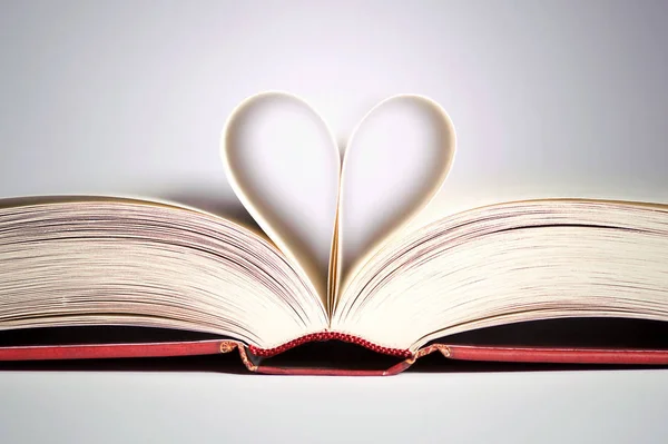 Book Heart Shaped Pages Gradient Background — Stock fotografie