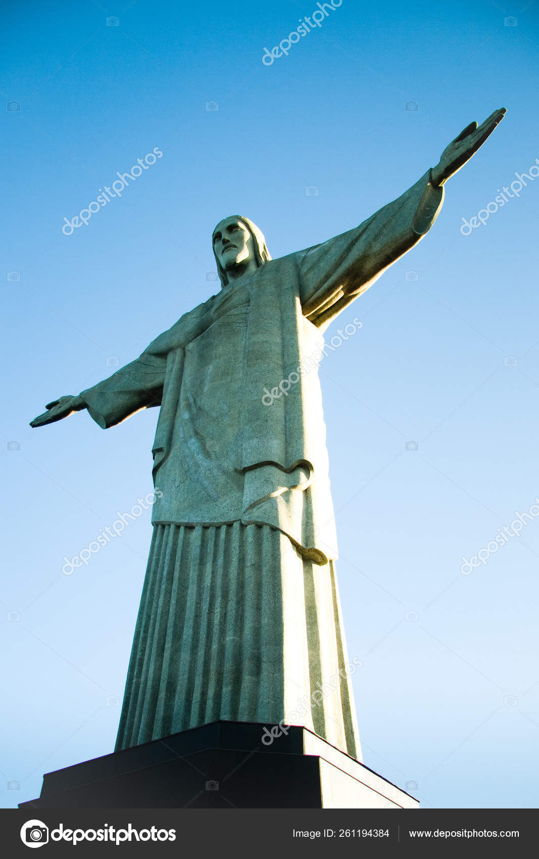 Low Angle View Christ Redeemer Statue Blue Sky Background Rio – Stock  Editorial Photo © YAYImages #261194384