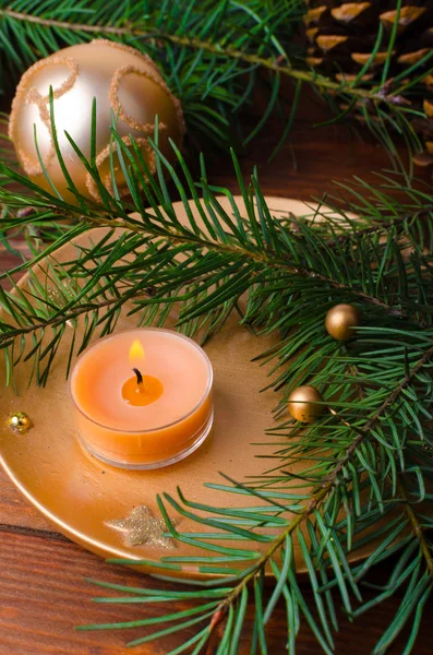 테이블에 소나무 크리스마스 — 스톡 사진