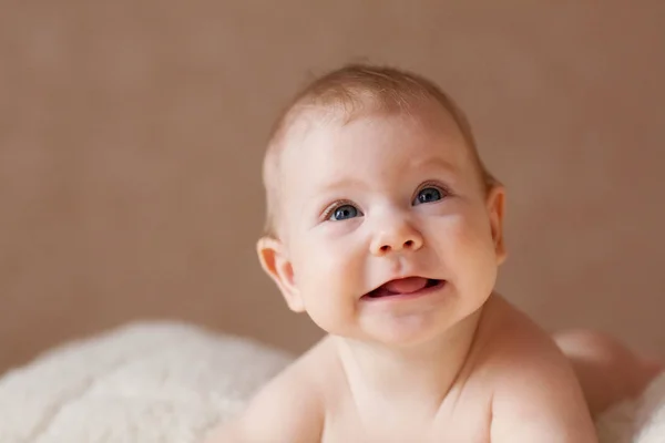 Happy Baby Barn Leende — Stockfoto