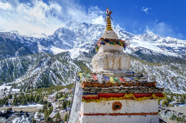 Staré Buddhistická Stúpa Poblíž Vesnice Braga Annapurny Iii 7555M Pozadí — Stock fotografie