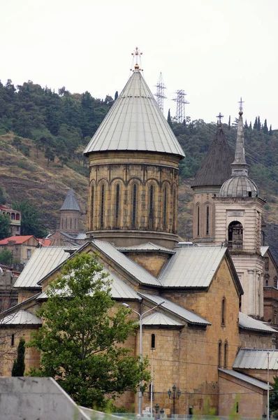 Kościoły Kopuły Tbilisi Zobacz Zabytkowej Części Stolicy Republiki Gruzji — Zdjęcie stockowe