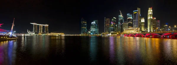 Singapore Skyline Esplanade Night Scene Panorama — Fotografia de Stock
