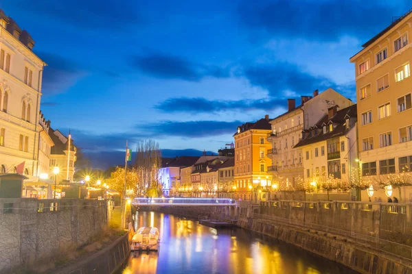 Vue Rive Animée Rivière Ljubljanica Avec Nouveau Pont Dans Vieux — Photo