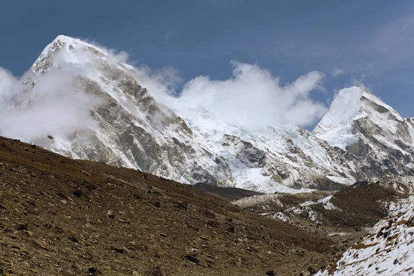 Montañas Altas Nube Nepal Cerca Del Everest —  Fotos de Stock