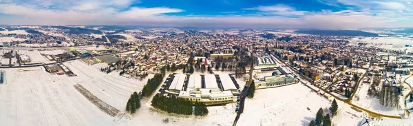 Εναέρια Χειμώνα Χιονισμένο Θέα Krizevci Πόλη Της Prigorje Κροατία — Φωτογραφία Αρχείου