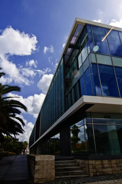 Vista Moderno Edificio Cristal Zona Del Parque Das Nacoes Lisboa — Foto de Stock