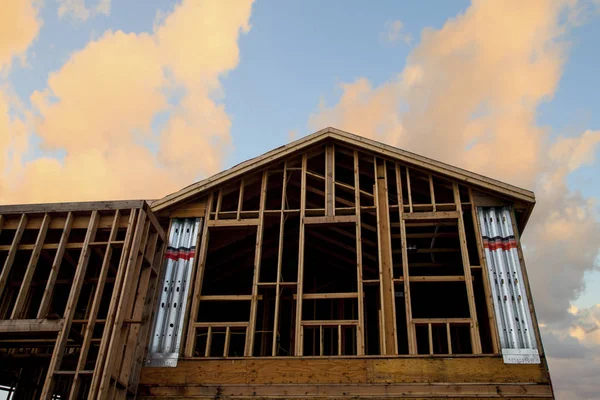 Wooden Frame Home Being Built Studs New Construction — Stock Photo, Image