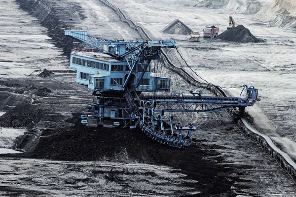 Minería Carbón Tajo Abierto Con Una Enorme Máquina Industrial — Foto de Stock