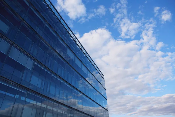 Cielo Pared Cristal Edificio Oficinas Reflejos Nubes — Foto de Stock