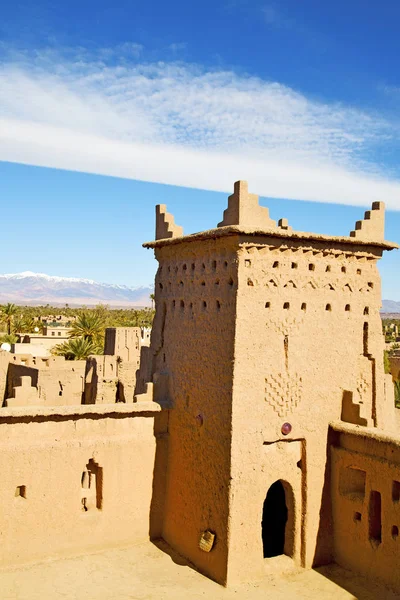 Vieille Construction Brune Afrique Marocaine Nuages Près Tour — Photo