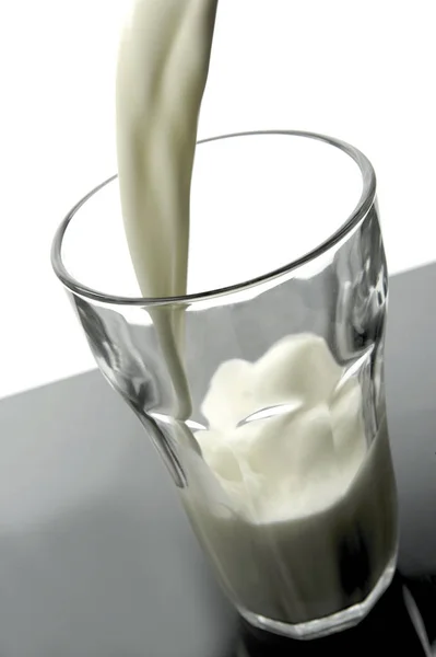 Стаканы Молока Изолированы Белом Фоне — стоковое фото