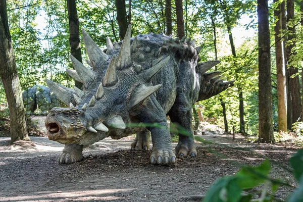 Gran Modelo Dinosaurio Prehistórico Como Estegosaurio Naturaleza Paisajes Realistas — Foto de Stock