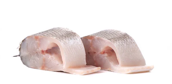 新鲜的鲈鱼的两份牛排 在白色背景上孤立 — 图库照片