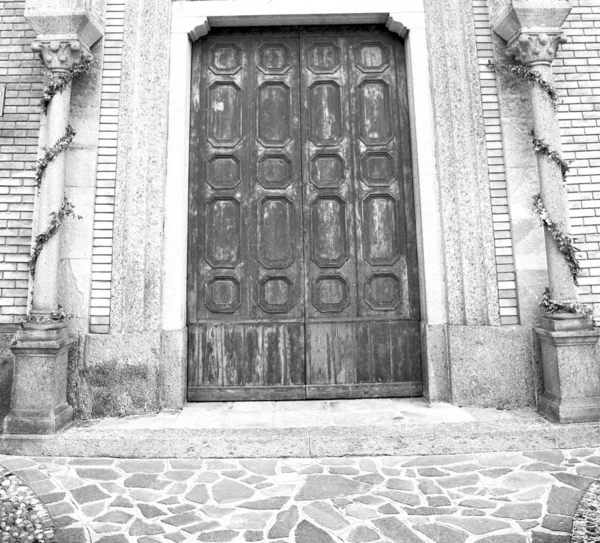 意大利的古老大门欧洲的建筑和木料的历史大门 — 图库照片