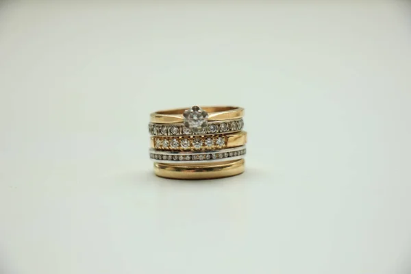 화이트와 옐로우 누적된 다이아몬드 — 스톡 사진