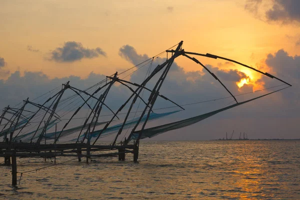 Kochi Chinesische Fischernetze Bei Sonnenuntergang Fort Kochin Kochi Kerala Indien — Stockfoto