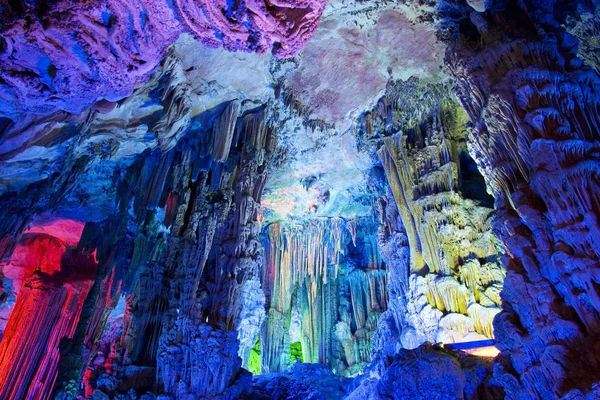 Image Stalactite Stalagmite Formations All Lighted Reed Flute Cave Guilin — Stock Photo, Image