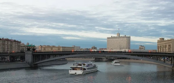 Vista Del Edificio Gobierno Federación Rusa Moscú Por Río Moscú — Foto de Stock