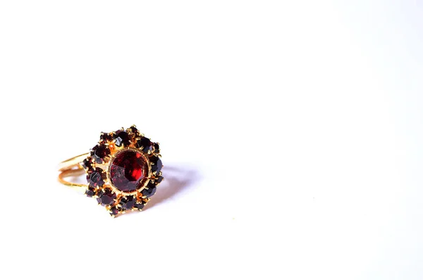 Garnet Ring Zbliżenie — Zdjęcie stockowe