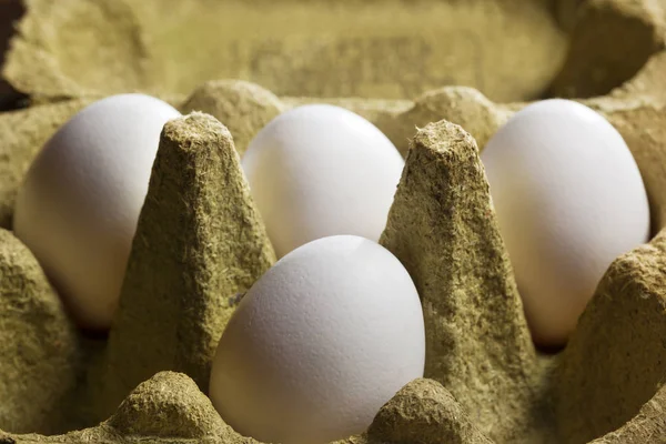 Quatro Ovos Orgânicos Brancos Uma Caixa Composta Por Por Cento — Fotografia de Stock