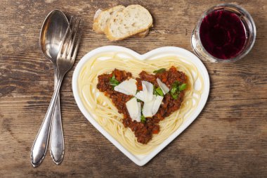 heart shaped pasta dish clipart
