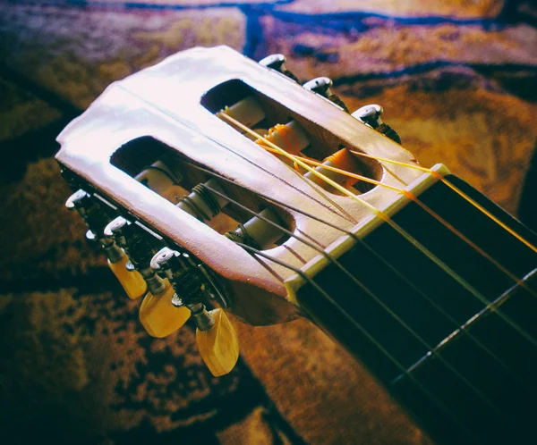 Fotografia Uma Guitarra Acústica Madeira — Fotografia de Stock