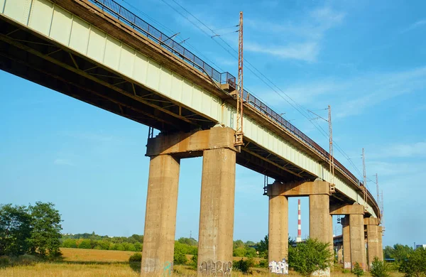 Paso Elevado Del Ferrocarril Cerca Poznan — Foto de Stock