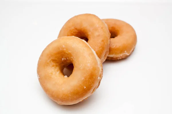 Grupo Donuts Empilhados Fundo Branco — Fotografia de Stock