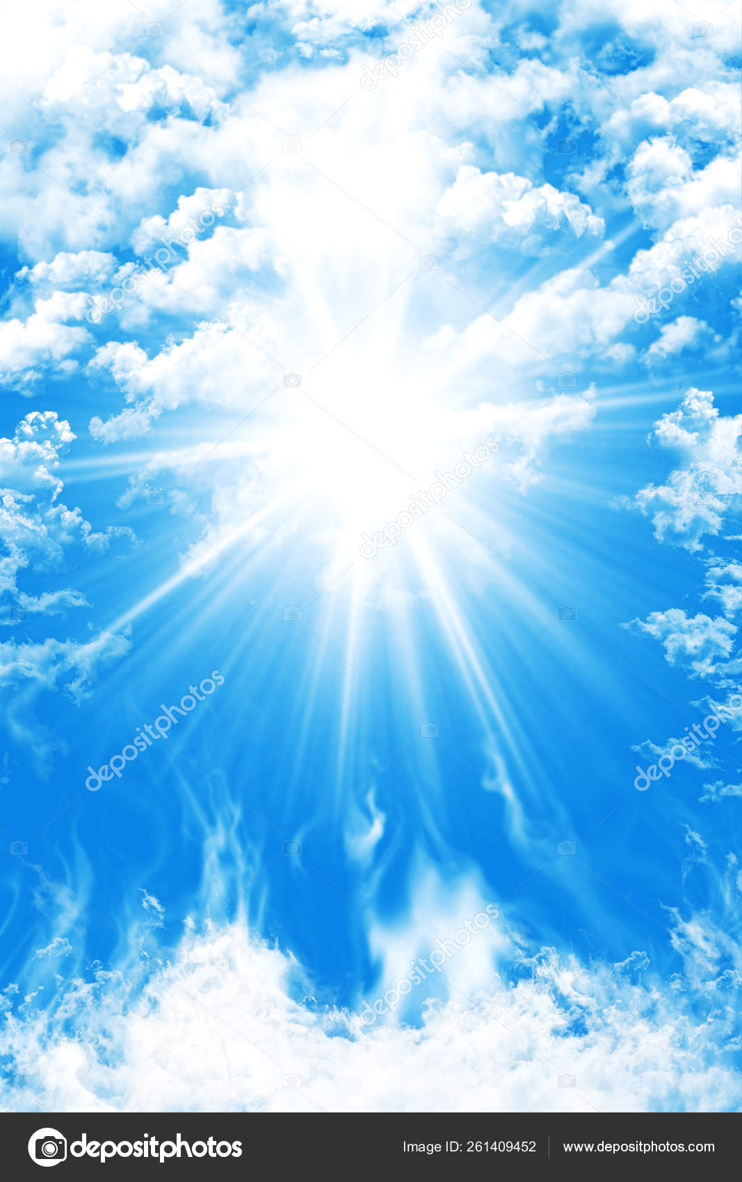 天堂与蓝天云和太阳光背景 图库照片 C Yayimages