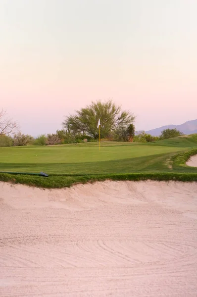 Campo Golf Desierto Arizona Con Montañas Bajo Sol Tarde — Foto de Stock