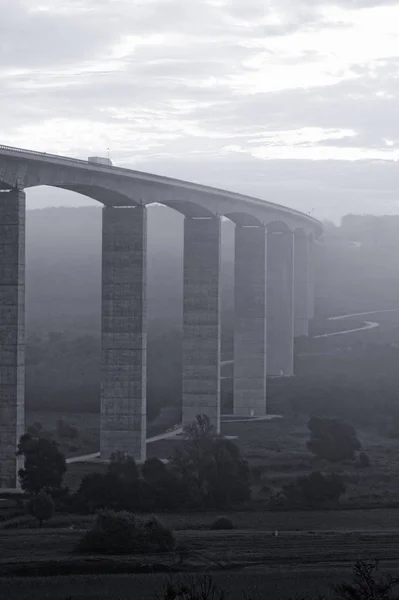 Stora Highway Viaduct Med Dimmigt Soluppgång Hösten — Stockfoto