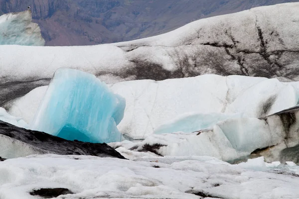 Γαλάζιο Παγόβουνο Στο Jokulsarlon Στην Ισλανδία — Φωτογραφία Αρχείου