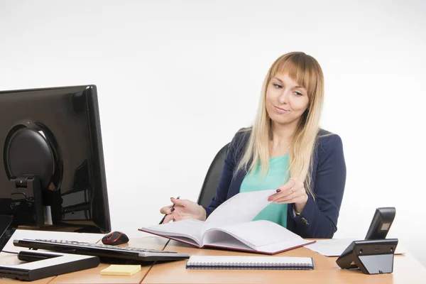 Young Woman Secretary Sitting Office Desk Working Isolated White Background — Stock Photo, Image