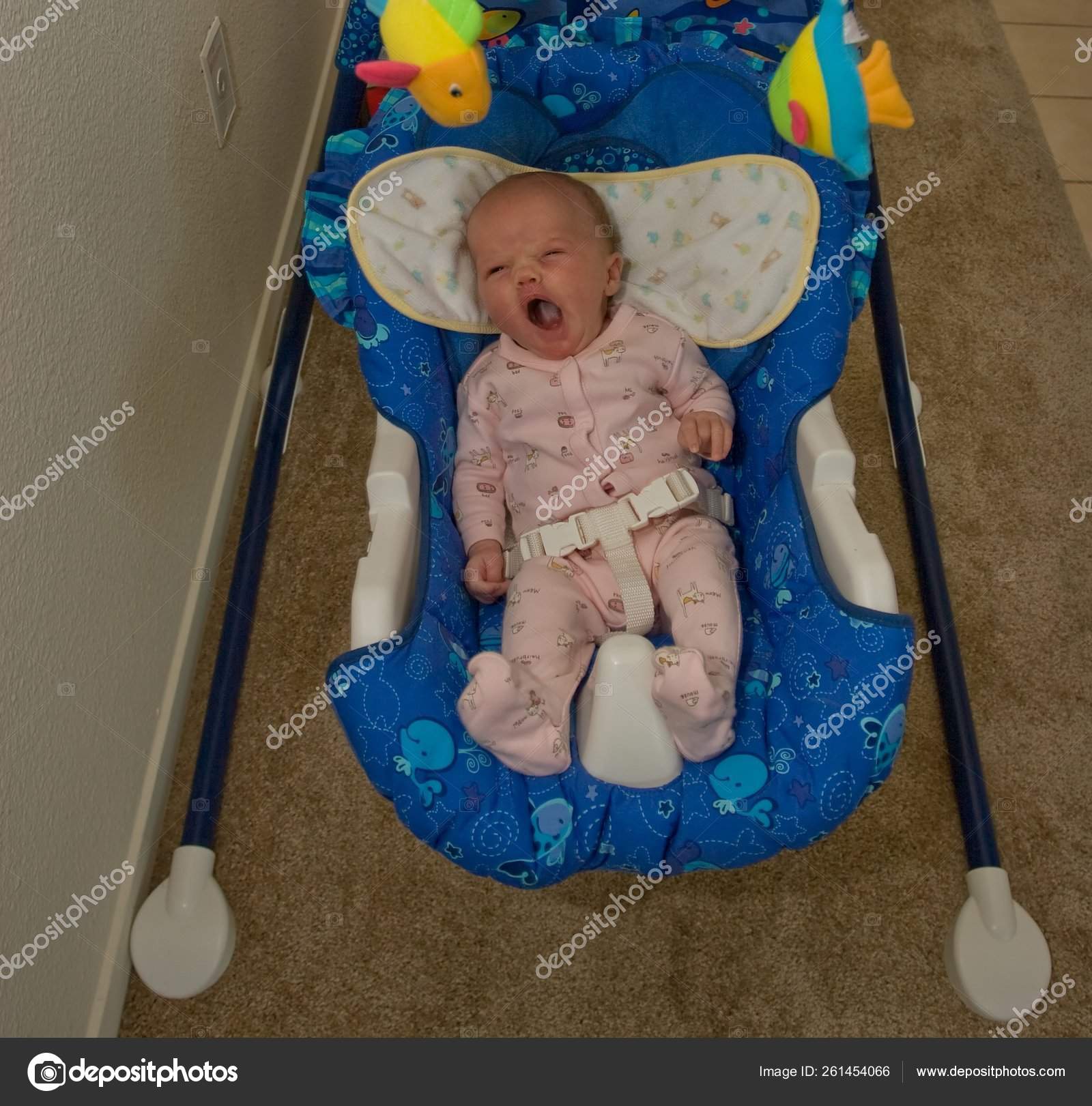 bouncer for 1 month old baby